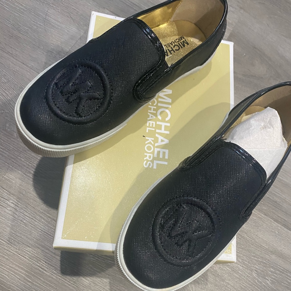 New Michael Kors shoes size 1 for kids